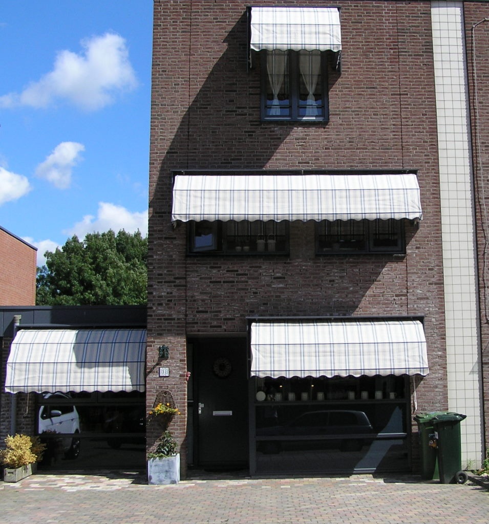 markiezen aan modern pand